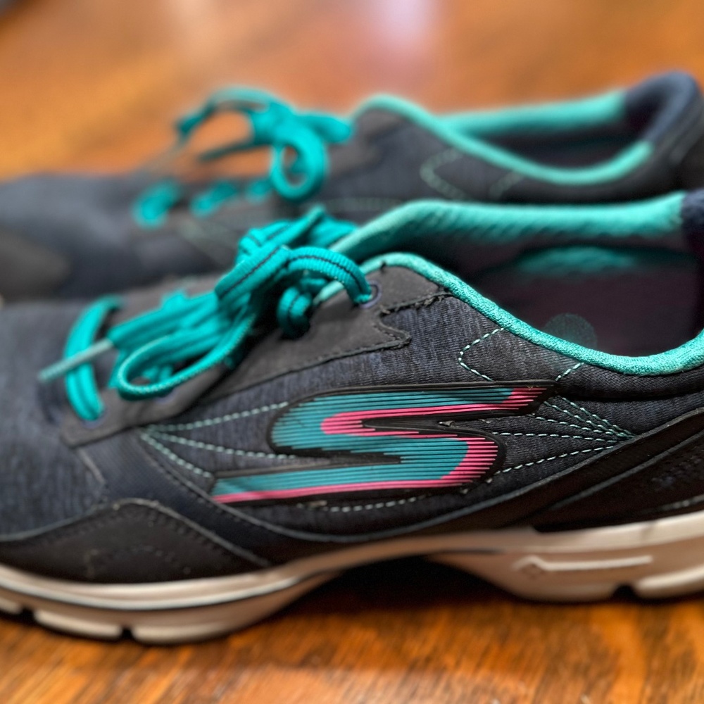 Skechers Womens Sneakers Rarely Worn